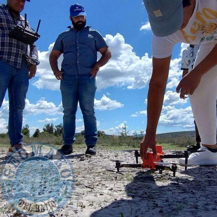 Capacitación de dron RTK de la marca Autel Robotics (Página: TDPD | Ciencia: Topografía | Categoría: Equipos topográficos; 14) (Modelo EVO II RTK Series V3)