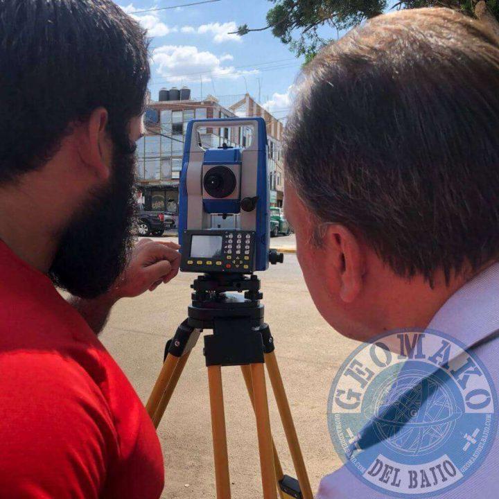 Capacitación de una estación total de la marca Stonex (Página: Galería de imágenes | Ciencia: Topografía | Categoría: Equipos topográficos; 4) (Modelo: R20)